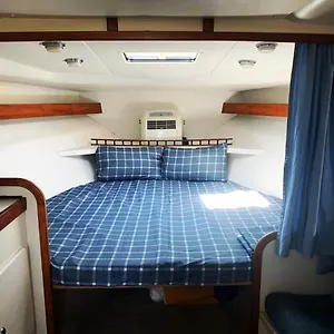 Cozy Private Two Yacht In Barcelona - Port Fórum Hotel en barco