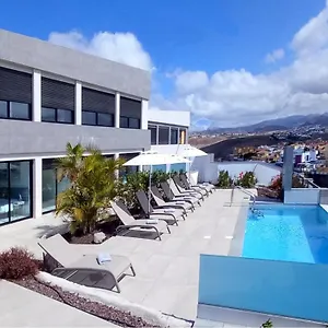 https://villa-royale-diamante.in-canary-islands.com